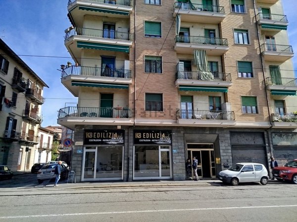 negozio in vendita a Torino in zona Madonna di Campagna