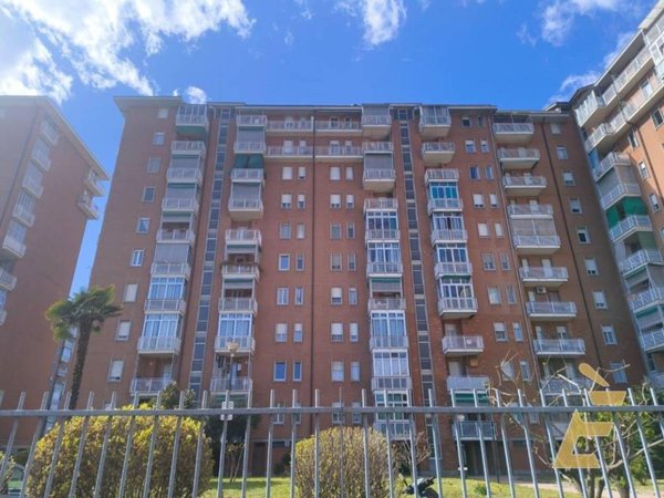 appartamento in vendita a Torino in zona Mirafiori Nord