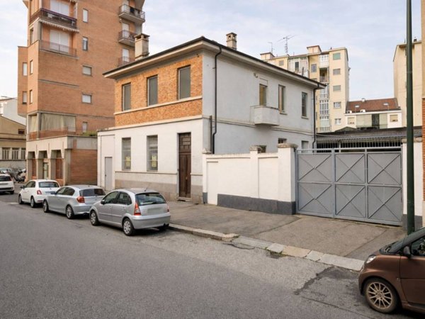 intera palazzina in vendita a Torino in zona Barriera di Milano