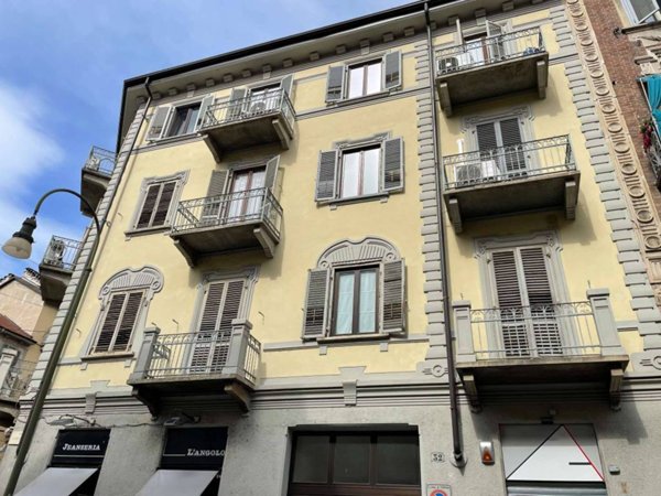appartamento in vendita a Torino in zona Cenisia