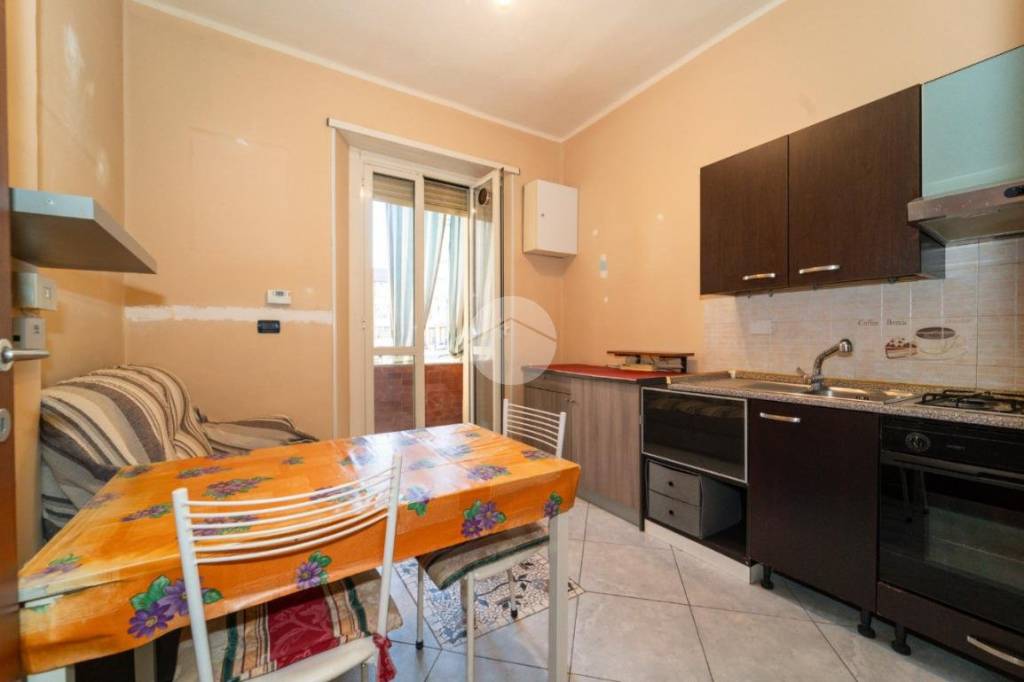 appartamento in vendita a Torino in zona Borgata Vittoria