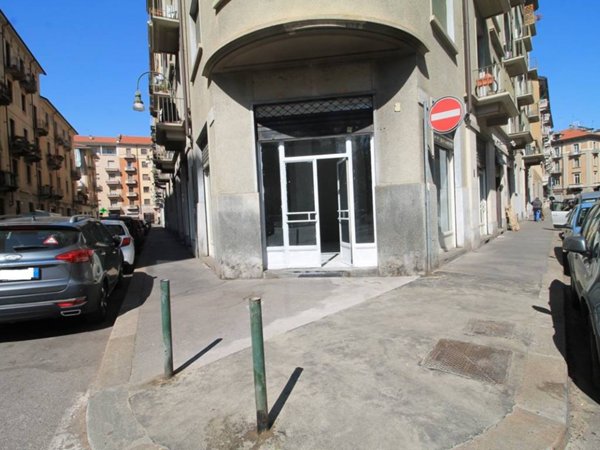 negozio in vendita a Torino in zona Borgo San Paolo