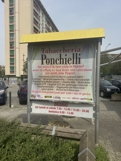 negozio in vendita a Torino in zona Falchera