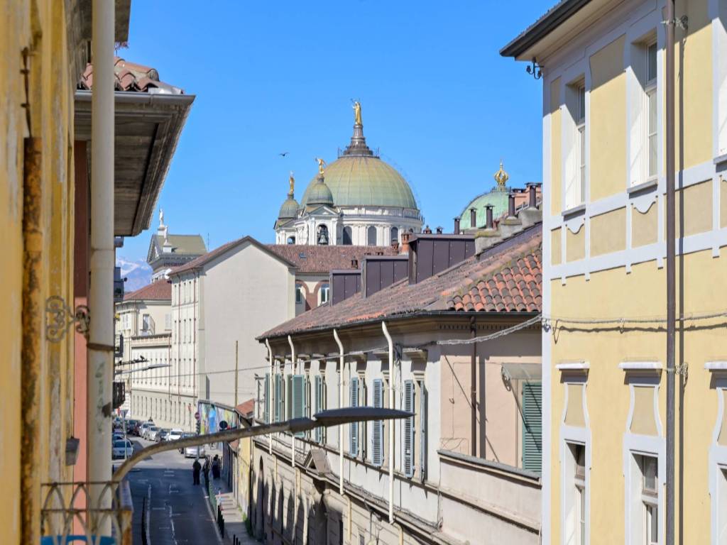 appartamento in vendita a Torino in zona Aurora