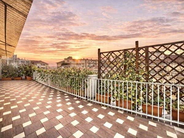 appartamento in vendita a Torino in zona Cit Turin