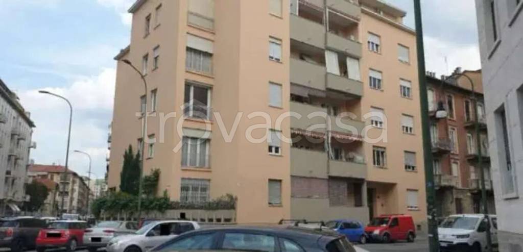 appartamento in vendita a Torino in zona Cenisia