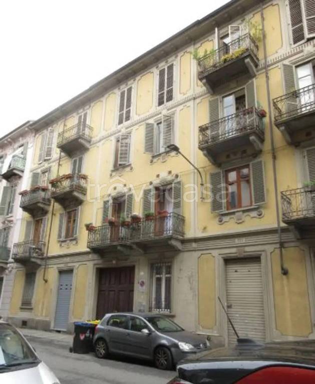 appartamento in vendita a Torino in zona Aurora