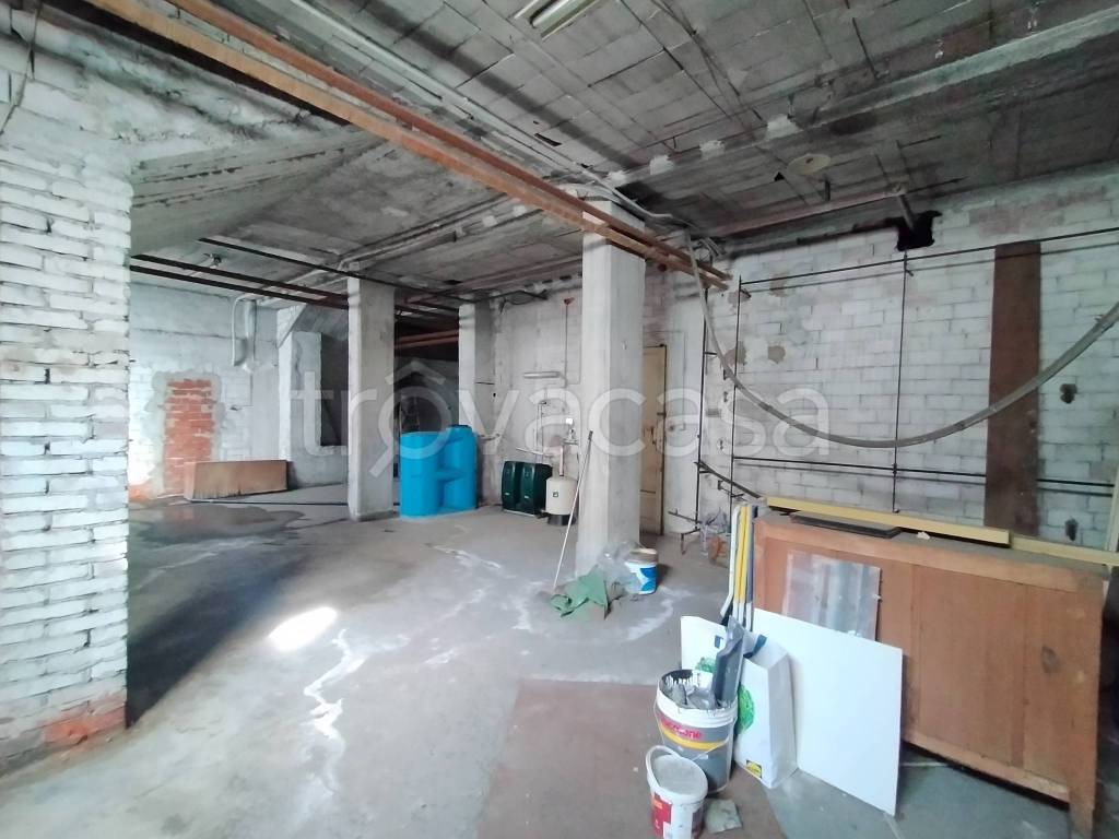 locale commerciale in vendita a Torino in zona Pozzo Strada