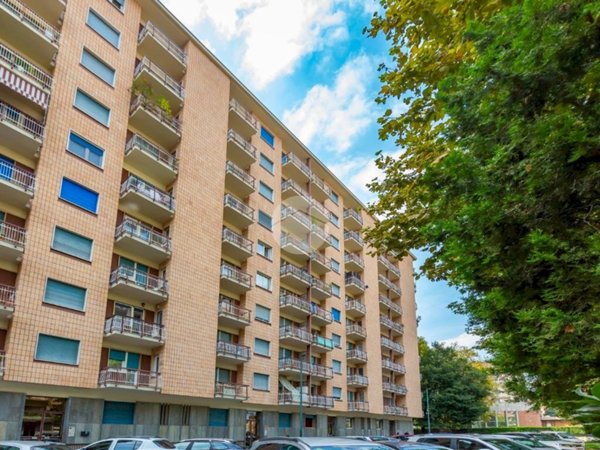 appartamento in vendita a Torino in zona Borgata Vittoria