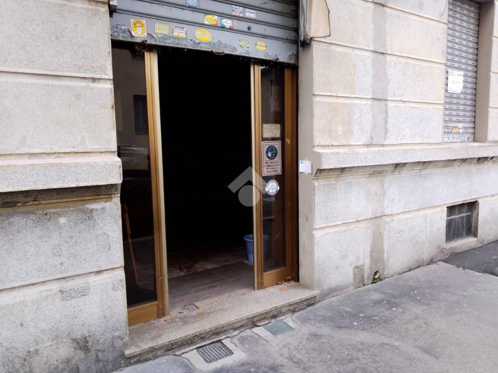 negozio in vendita a Torino in zona Lingotto