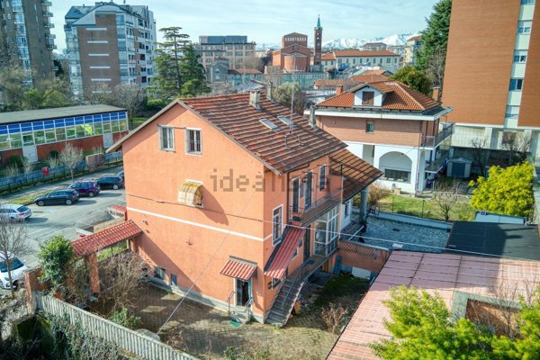 casa indipendente in vendita a Torino in zona Madonna di Campagna