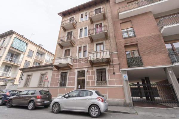 appartamento in vendita a Torino in zona Cenisia
