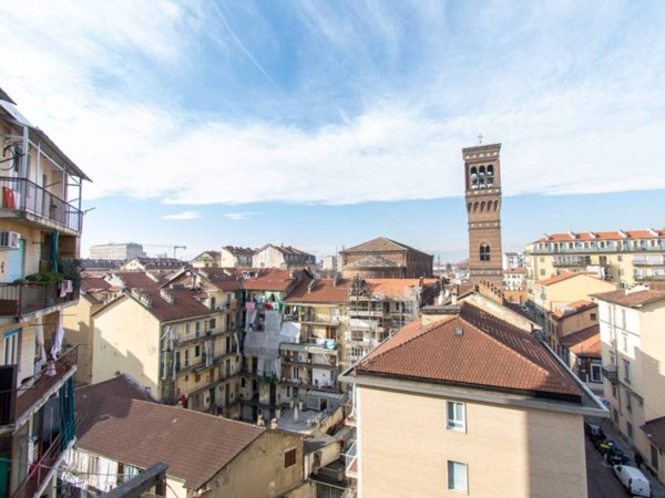 appartamento in vendita a Torino in zona Aurora