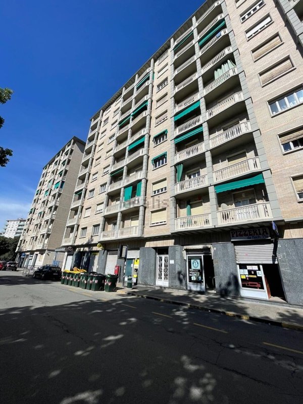 appartamento in vendita a Torino in zona Regio Parco