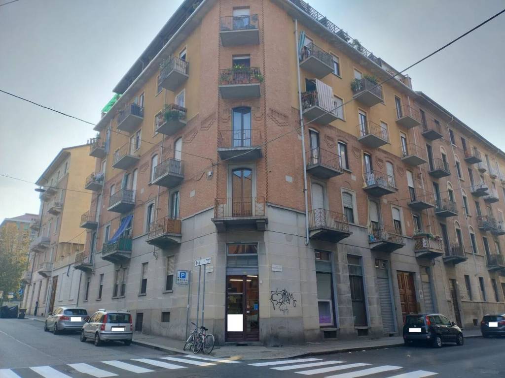 negozio in vendita a Torino in zona San Donato