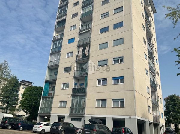 appartamento in vendita a Torino in zona Falchera