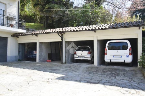 casa indipendente in vendita a Torino in zona Rosa