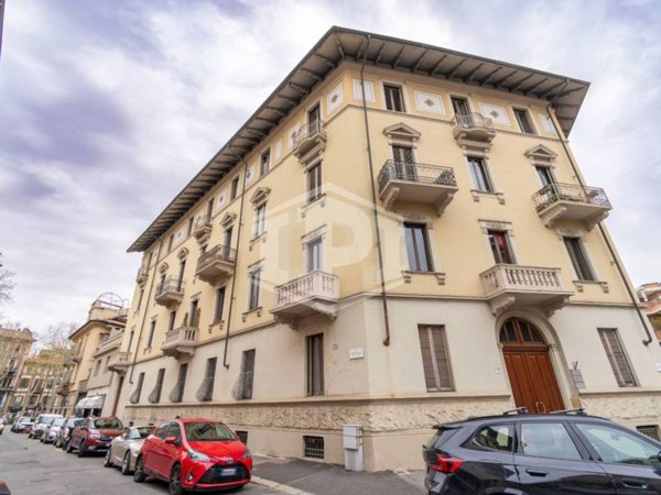 appartamento in vendita a Torino in zona Borgo Po