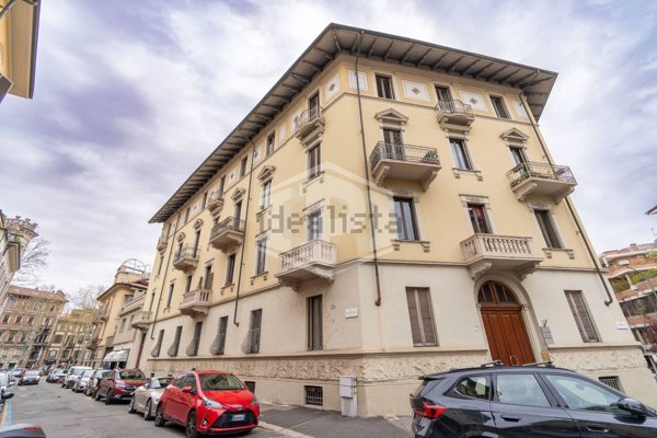 appartamento in vendita a Torino in zona Borgo Po