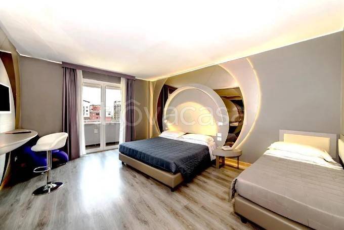 negozio in vendita a Torino in zona Lucento