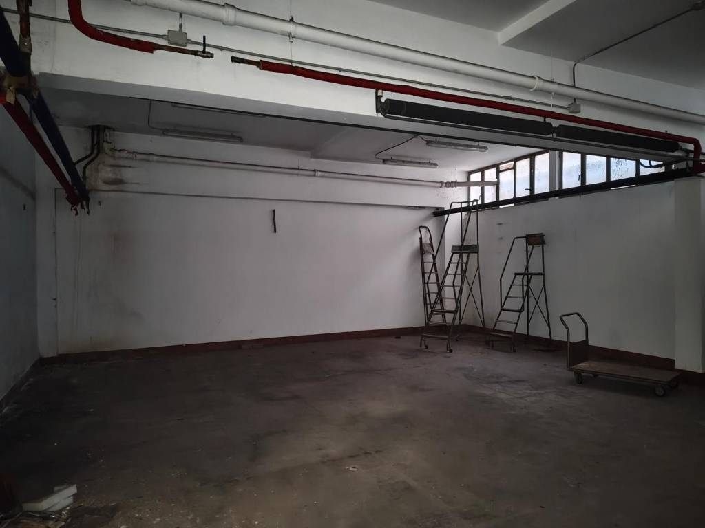 locale commerciale in vendita a Torino in zona Crocetta