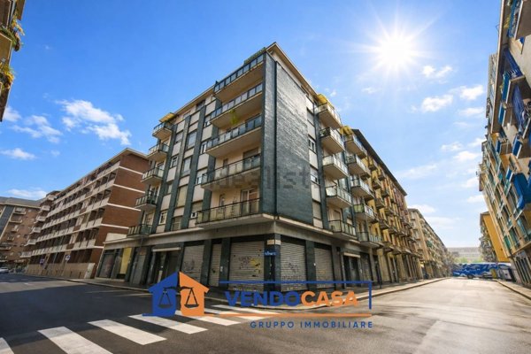 locale commerciale in vendita a Torino in zona Millefonti