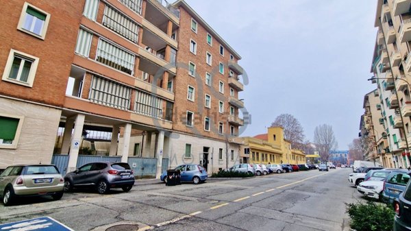 appartamento in vendita a Torino in zona Aurora