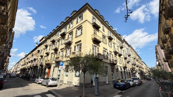 appartamento in vendita a Torino in zona San Salvario