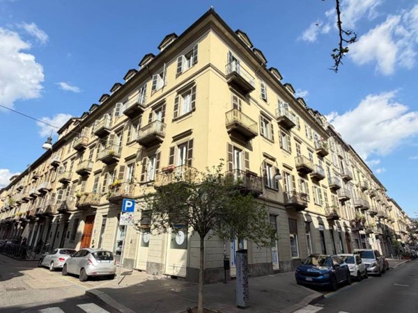 appartamento in vendita a Torino in zona San Salvario