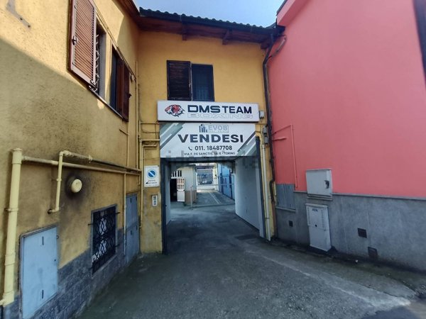 locale di sgombero in vendita a Torino in zona Borgata Lesna