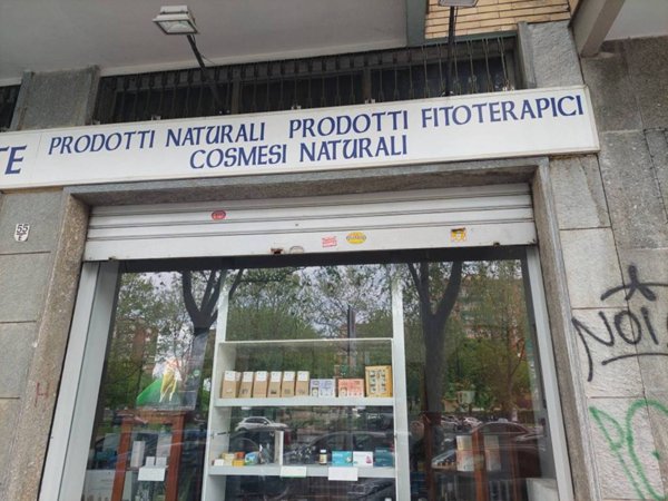 negozio in vendita a Torino in zona Santa Rita