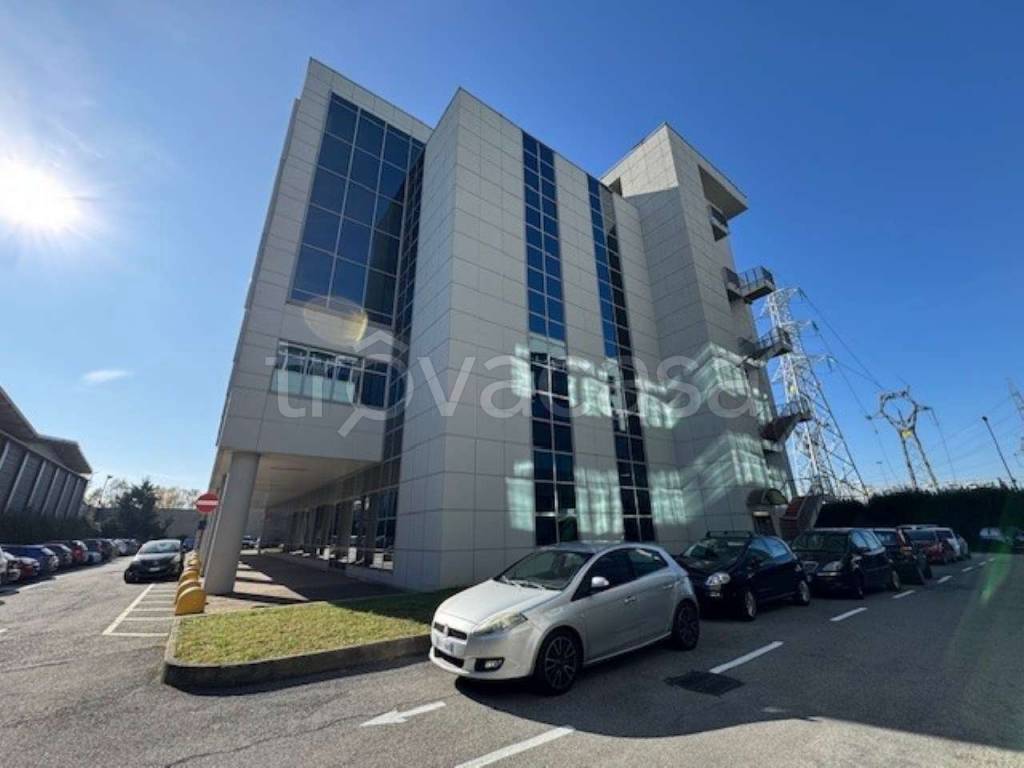 ufficio in vendita a Torino in zona Mirafiori Sud