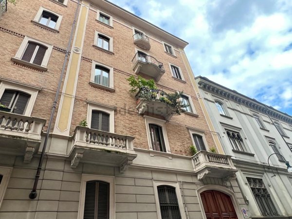 appartamento in vendita a Torino in zona Cit Turin