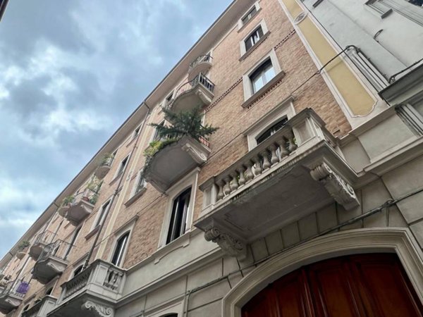 appartamento in vendita a Torino in zona Cit Turin