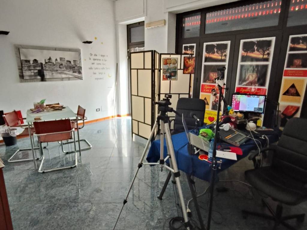 negozio in vendita a Torino in zona Madonna di Campagna