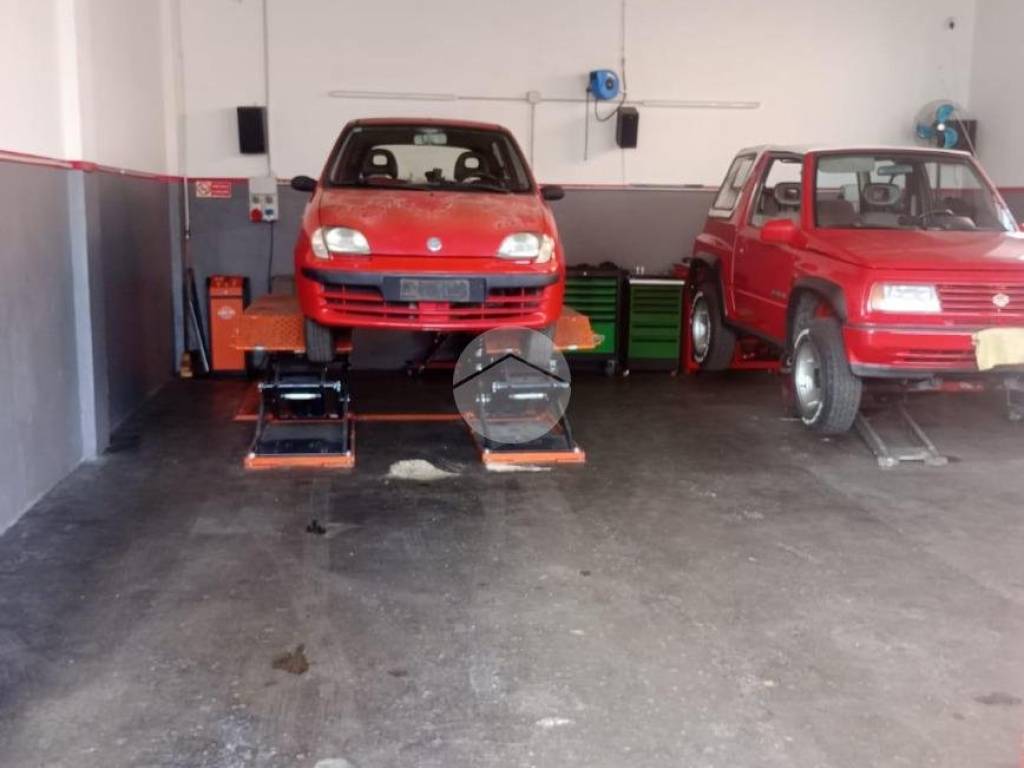 negozio in vendita a Torino in zona Vallette