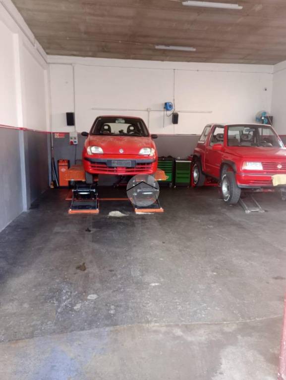 negozio in vendita a Torino in zona Lucento