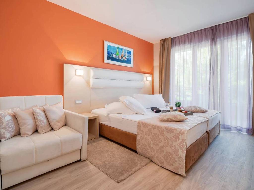 negozio in vendita a Torino in zona Mirafiori Sud