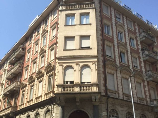 ufficio in vendita a Torino in zona San Salvario