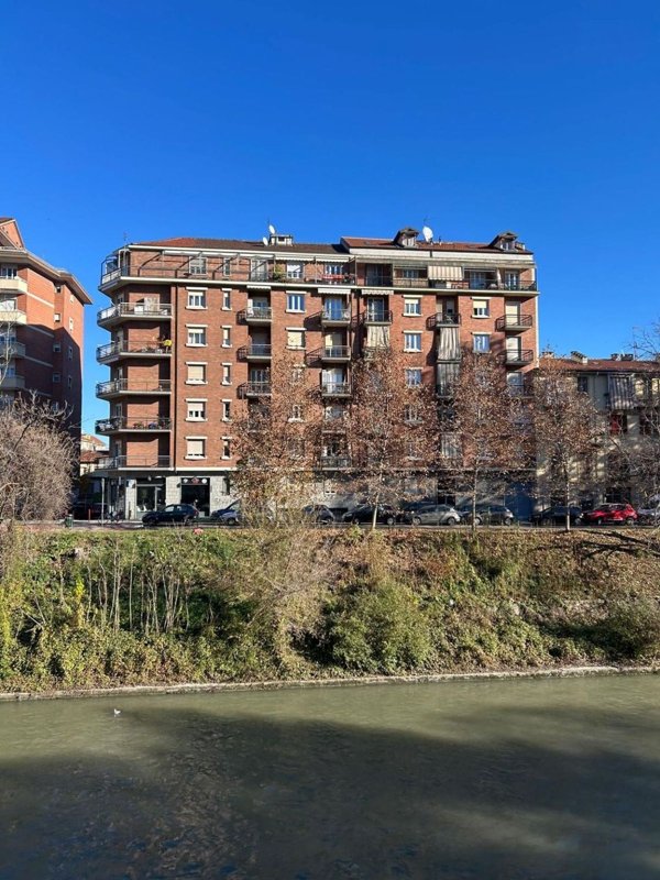 appartamento in vendita a Torino in zona Aurora