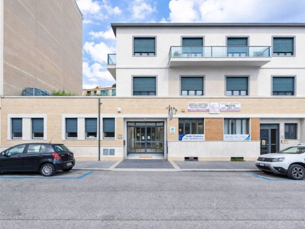 negozio in vendita a Torino in zona Vanchiglia