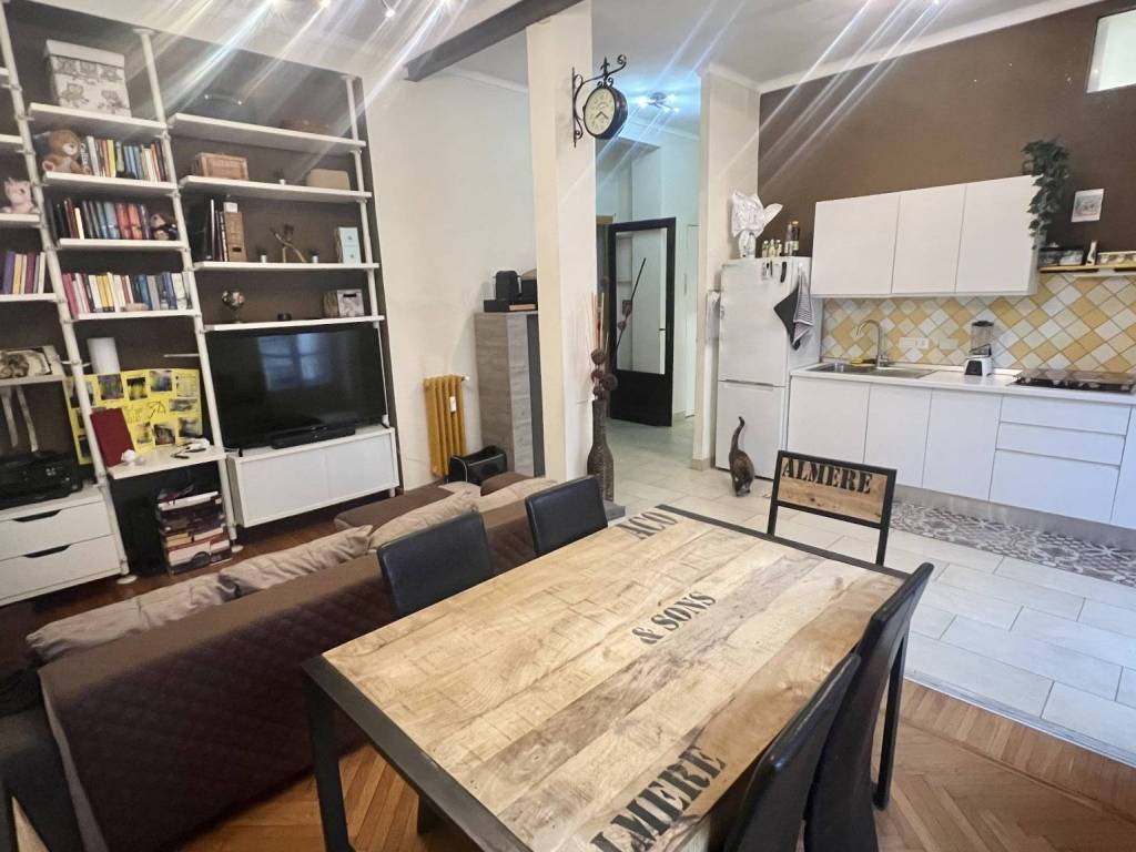 appartamento in vendita a Torino in zona San Salvario