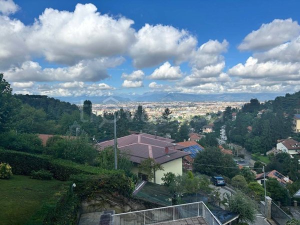 appartamento in vendita a Torino in zona Cavoretto