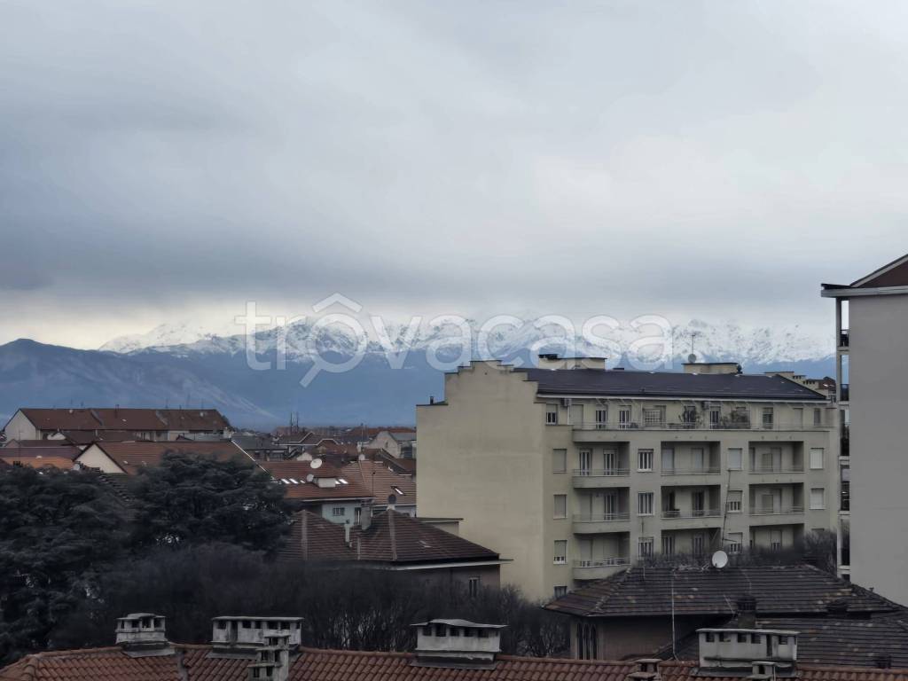 appartamento in vendita a Torino in zona Cit Turin