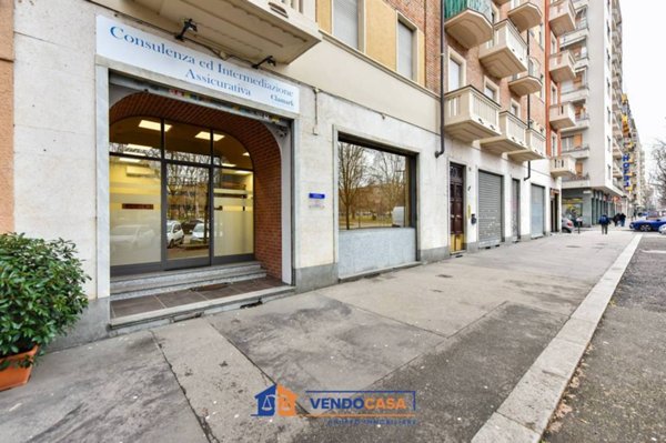 negozio in vendita a Torino in zona Lingotto