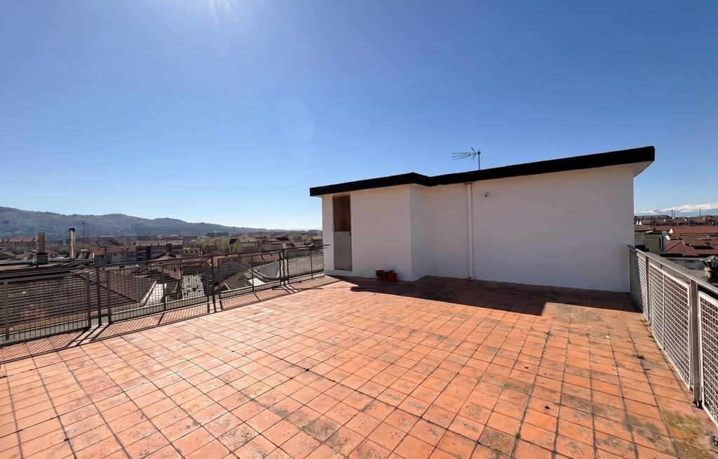 appartamento in vendita a Torino in zona Santa Rita