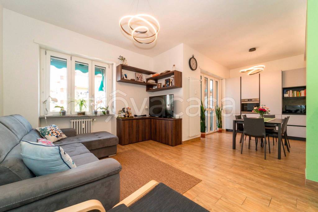 appartamento in vendita a Torino in zona Lingotto