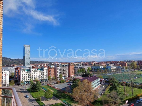 appartamento in vendita a Torino in zona Lingotto