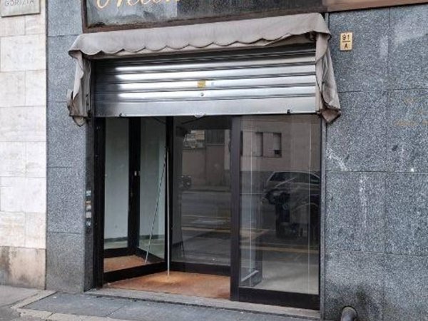 negozio in vendita a Torino in zona Santa Rita