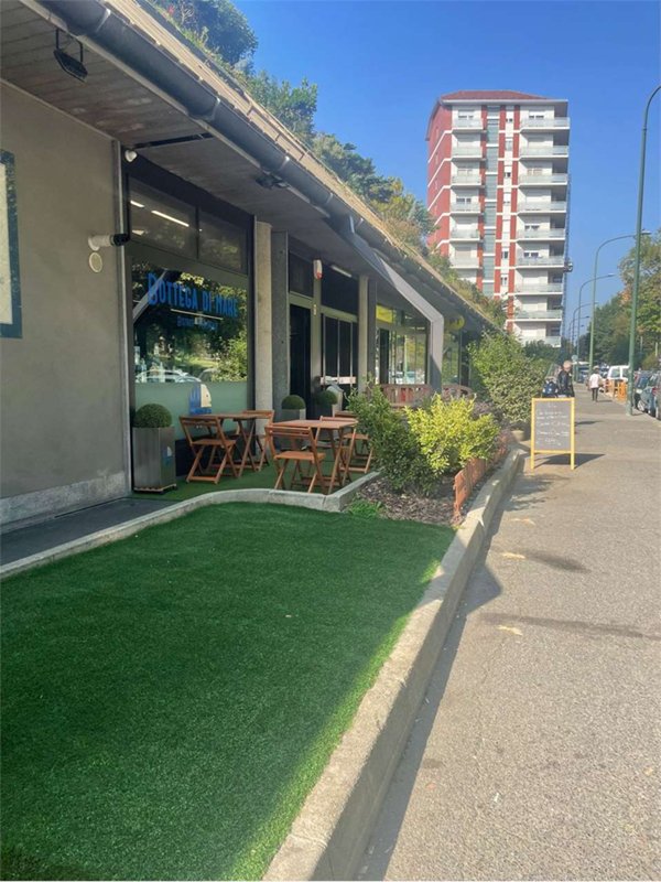 negozio in vendita a Torino in zona Rebaudengo